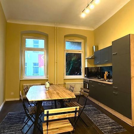 Schoenes Grosses Apartment Im Zentrum Berlins Luaran gambar
