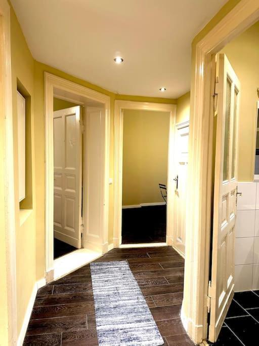Schoenes Grosses Apartment Im Zentrum Berlins Luaran gambar